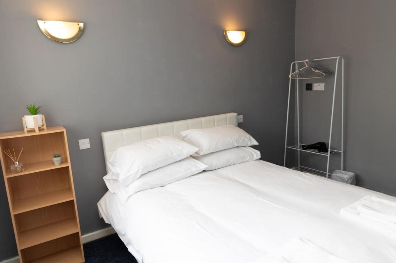 3 Bed Home Sleeps 8 People Located 1 Min From Train Stop - Otley Terrace Олдем Екстер'єр фото