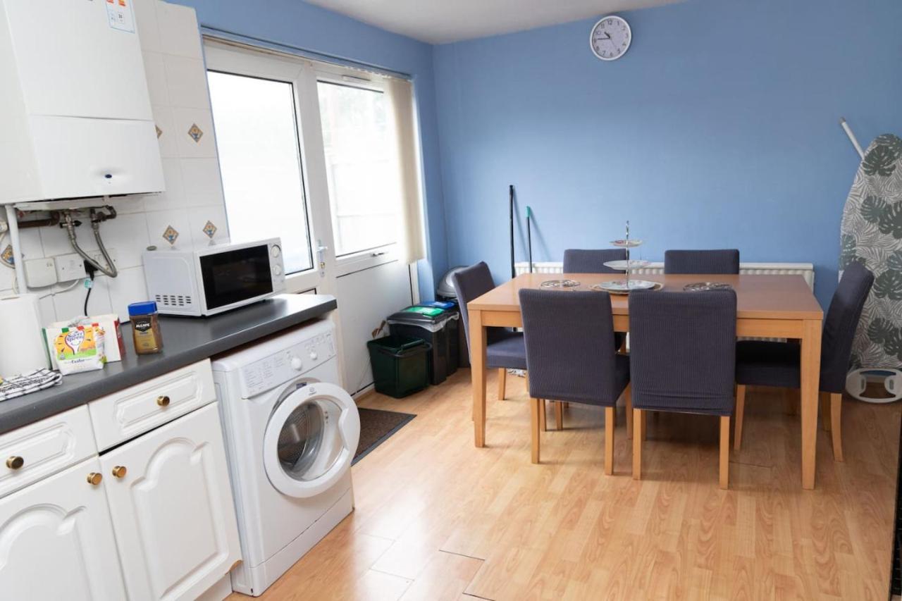 3 Bed Home Sleeps 8 People Located 1 Min From Train Stop - Otley Terrace Олдем Екстер'єр фото