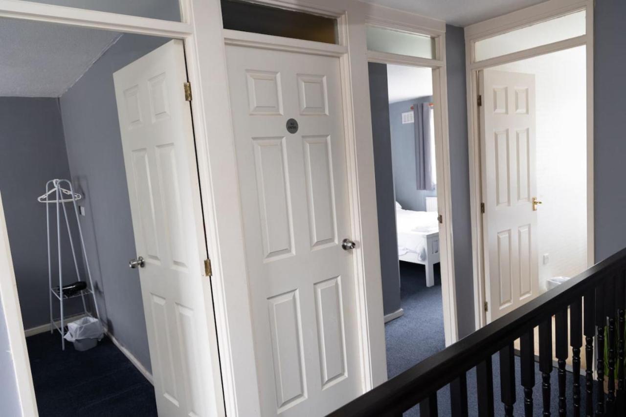 3 Bed Home Sleeps 8 People Located 1 Min From Train Stop - Otley Terrace Олдем Екстер'єр фото