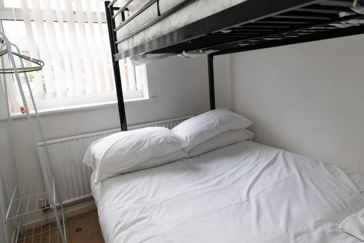 3 Bed Home Sleeps 8 People Located 1 Min From Train Stop - Otley Terrace Олдем Екстер'єр фото