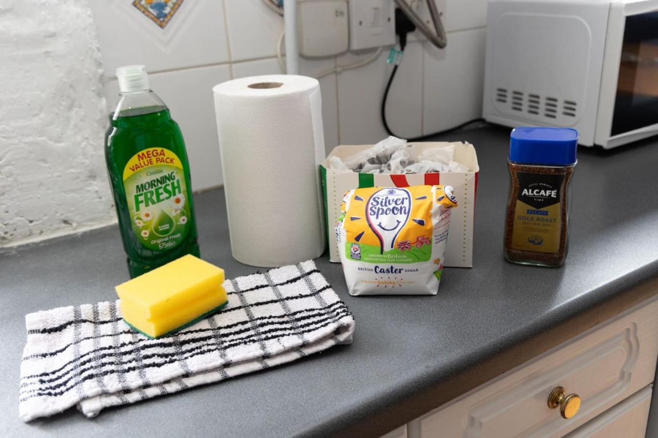 3 Bed Home Sleeps 8 People Located 1 Min From Train Stop - Otley Terrace Олдем Екстер'єр фото