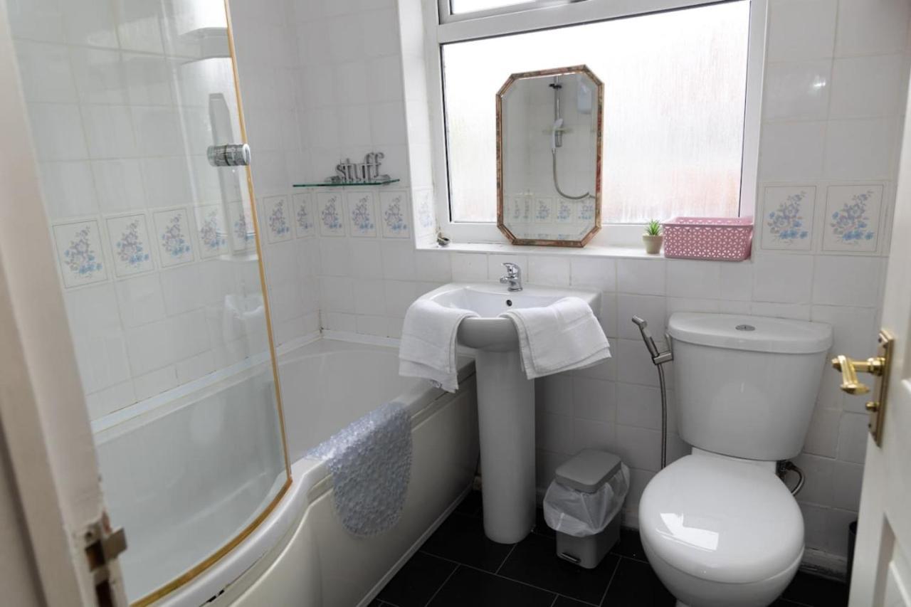 3 Bed Home Sleeps 8 People Located 1 Min From Train Stop - Otley Terrace Олдем Екстер'єр фото