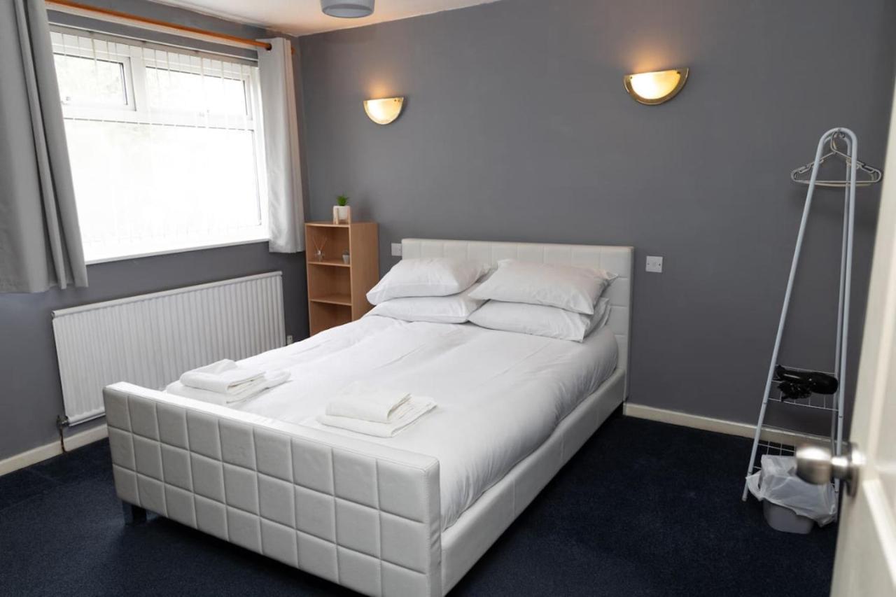 3 Bed Home Sleeps 8 People Located 1 Min From Train Stop - Otley Terrace Олдем Екстер'єр фото
